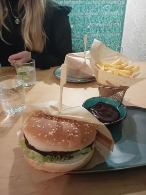 No bones burger at no bones in Krakow