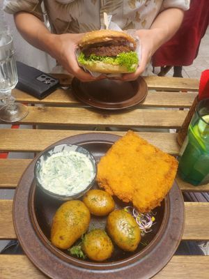 Burger(was pack of flavour trust!) And kotlet i mizeria at no bones in Krakow