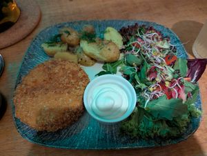 "no chicken" with a summer salad and potatoes at no bones in Krakow