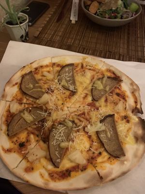 Hawaiian Pizza  at no bones in Krakow