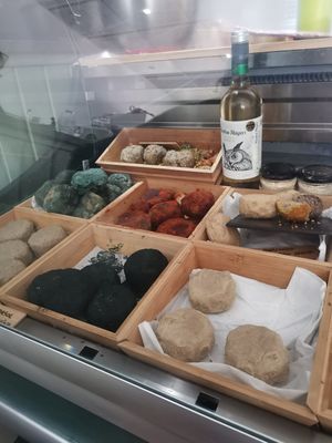 Quesos veganos artesanos at La Marmita Verde in Ponferrada