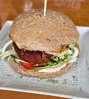 Hamburguesa de Chorizo at La Marmita Verde in Ponferrada