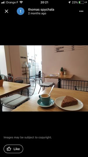 Cake at Soeurs in Paris