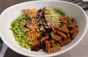 Bowl with Tempeh at Bento San in Bielefeld