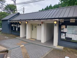 There's a restroom here at Michinoeki in Tanabe