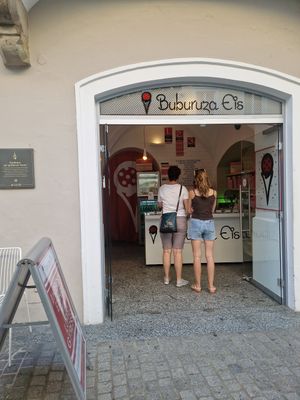 Outside at Buburuza Eis in Steyr