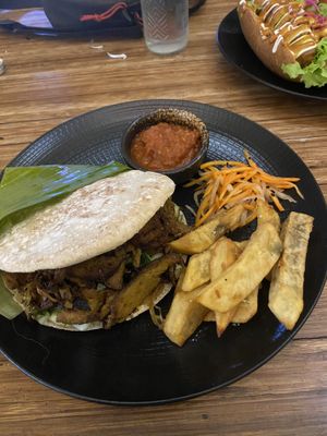 Jerusalem mix pitta  at Paradiso in Ubud