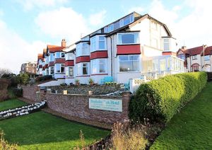 Fabulous location, just opposite the glorious Peasholm Park. 5 minute walk to the North Bay Beach and Open Air Theatre. at Peasholm Park Vegan B&B in Scarborough