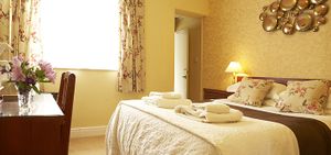 Double en-suite, complimentary cruelty free toiletries and full vegan breakfast. at Peasholm Park Vegan B&B in Scarborough