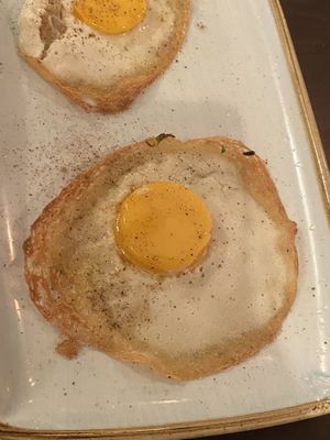 „Spiegelei" at Kuli Alma in Frankfurt