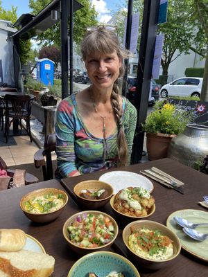 1. mal brunch auf der Terrasse nach dem lockdown❤️ at Kuli Alma in Frankfurt