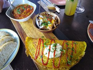 Sunday brunch main dishes at Kuli Alma in Frankfurt