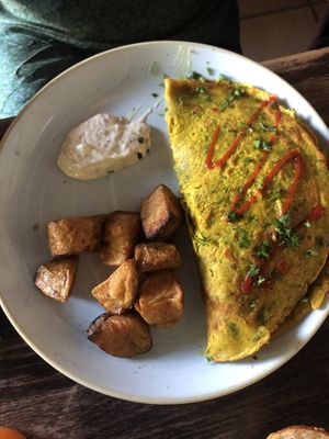 Kichererbsenomlette at Kuli Alma in Frankfurt