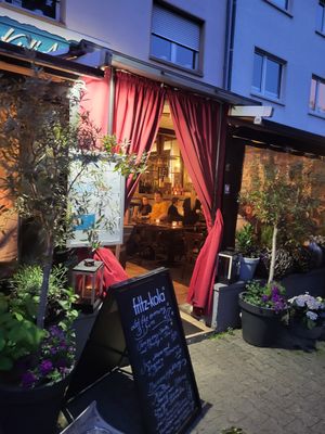 Outside at Kuli Alma in Frankfurt