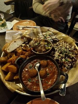 Main sharing plate at Kuli Alma in Frankfurt