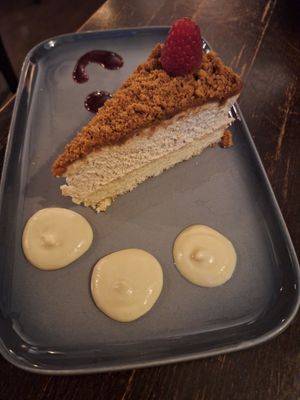 Megaleckere Torte at Kuli Alma in Frankfurt