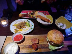 Beyond burger, shawarma, hummus and auberginencreme at Kuli Alma in Frankfurt
