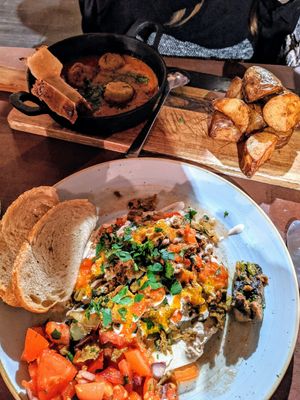 Main dishes at Kuli Alma in Frankfurt