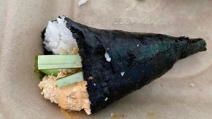 tuna hand roll  at NoW Sushi in San Diego