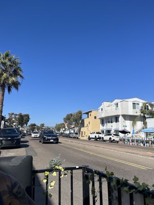 Outside seating   at NoW Sushi in San Diego