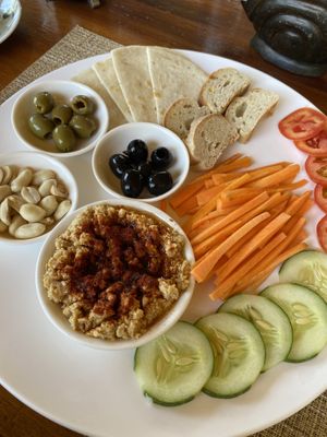 Hummus Platter 210 Pesos  at Tomato and Basil in San Juan Siquijor