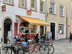 outside at Bistro Ravi in Bamberg