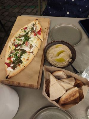 Pide et tartinade d'aubergines at Tzatzi in Strasbourg