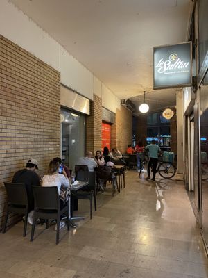 Outdoor seating  at Le Sultan in Strasbourg