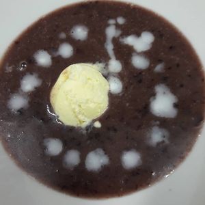 Bubur pulut hitam - sweetened black glutinous rice with coconut milk, top with ice-cream. Simple yet delicious.  at Selera Malaysia Bistro in Aberdeen