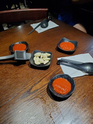 Fresh garlic and sriracha at Ramen Yamadaya in Torrance