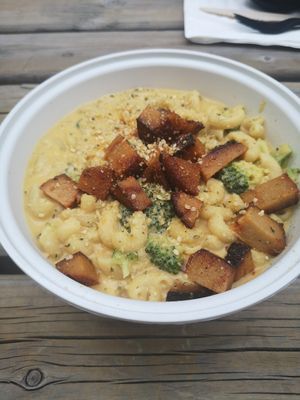 Mac and cheese with seitan and broccoli at Roughage Eatery in Winnipeg