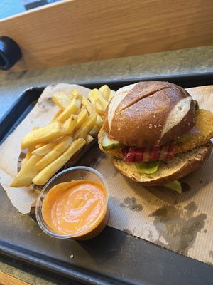 Bavarian burger, chips, hot sauce  at Swing Kitchen - Schwedenplatz in Vienna