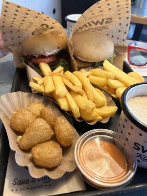 Chili and Vienna burger meals  at Swing Kitchen - Schwedenplatz in Vienna