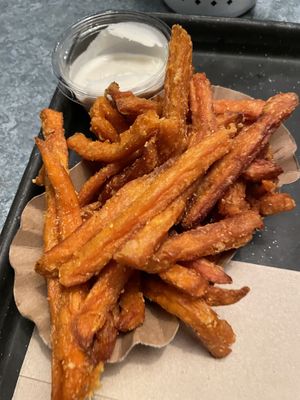 Sweet potato fries and garlic dipp  at Swing Kitchen - Schwedenplatz in Vienna