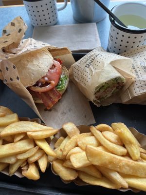 bacon burger and cauliflower wrap   at Swing Kitchen - Schwedenplatz in Vienna