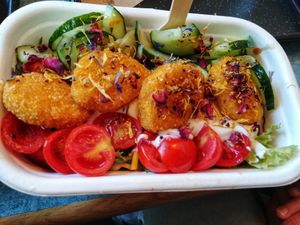 Nuggets salad at Swing Kitchen - Schwedenplatz in Vienna