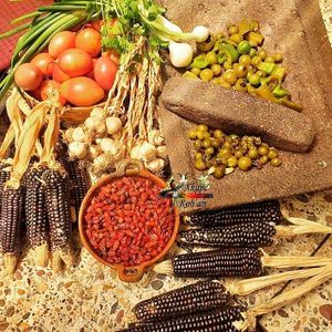 Maíz, chile y tomates son parte de nuestra alimentación. at Xkape Kob'an in Coban