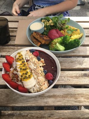 Açai bowl at Girdlers in Dee Why