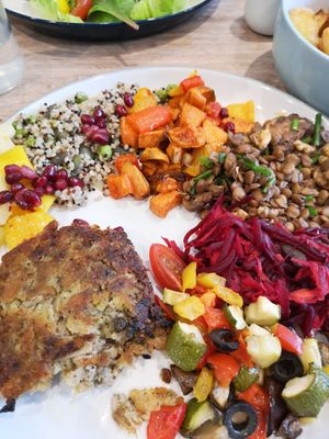 "Fishcake" and salad 😋 at Dragonfly Bistro in Aberystwyth