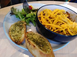 Pasta with ragu and garlic bread (October 2024) at Dragonfly Bistro in Aberystwyth