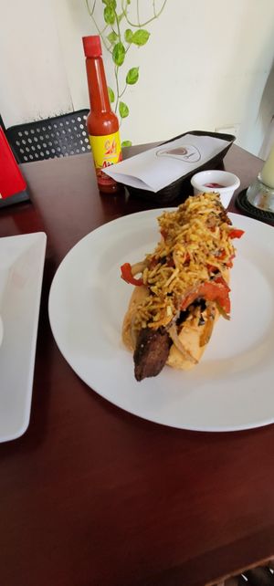 Vegan dog at Quero Arepa in Cartagena