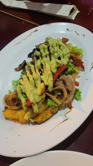 Patacones with Vegetables at Quero Arepa in Cartagena