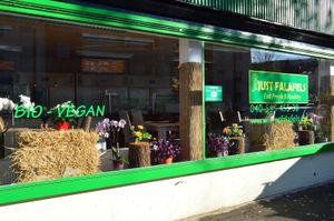 Outdoor Picture of the store at Just Falafels in Hamburg