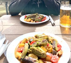 Bärlauch Maultaschen mit Gemüse  at Bärenschlössle in Stuttgart