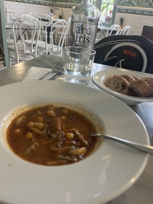 Kichererbsen und Pilze als Suppe   at Arc Iris in Barcelona