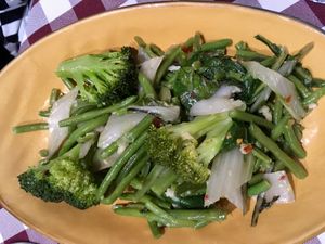 Green beans and veggies at Le Chat Noir in Cefalu