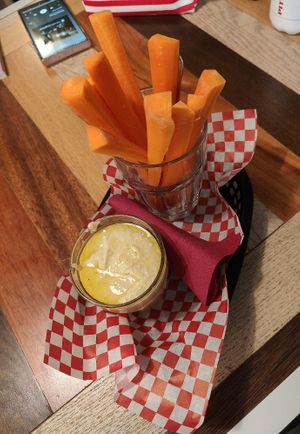 Hummus con carote o bagle at The Coffee Box in Padua