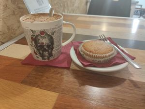 Chai latte with carrot cake at The Coffee Box in Padua