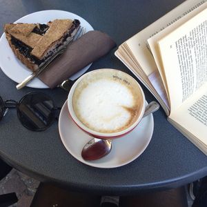 Soy cappuccino and vegan tarte at The Coffee Box in Padua