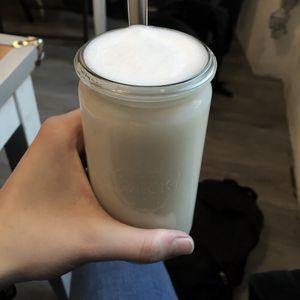 Vegan gingerbread latte at The Coffee Box in Padua